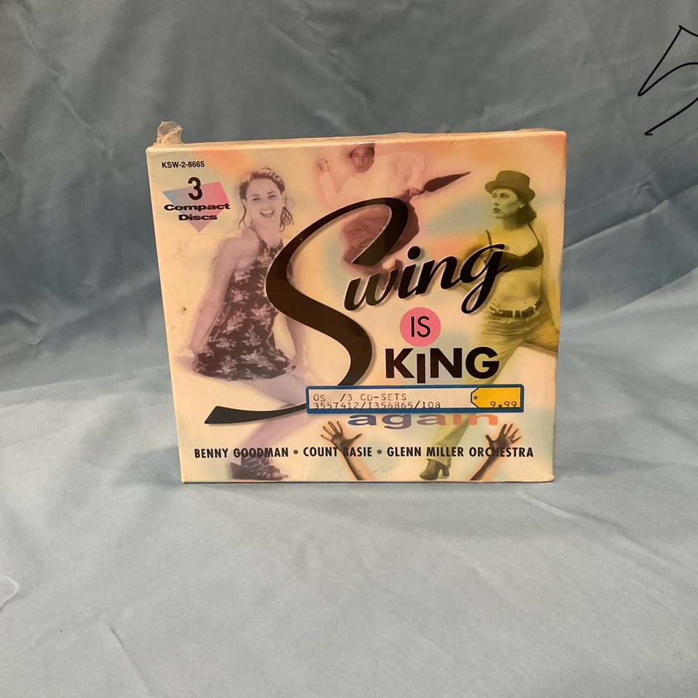 Contains songs from Benny Goodman,count Basel, Glenn miller orchestra